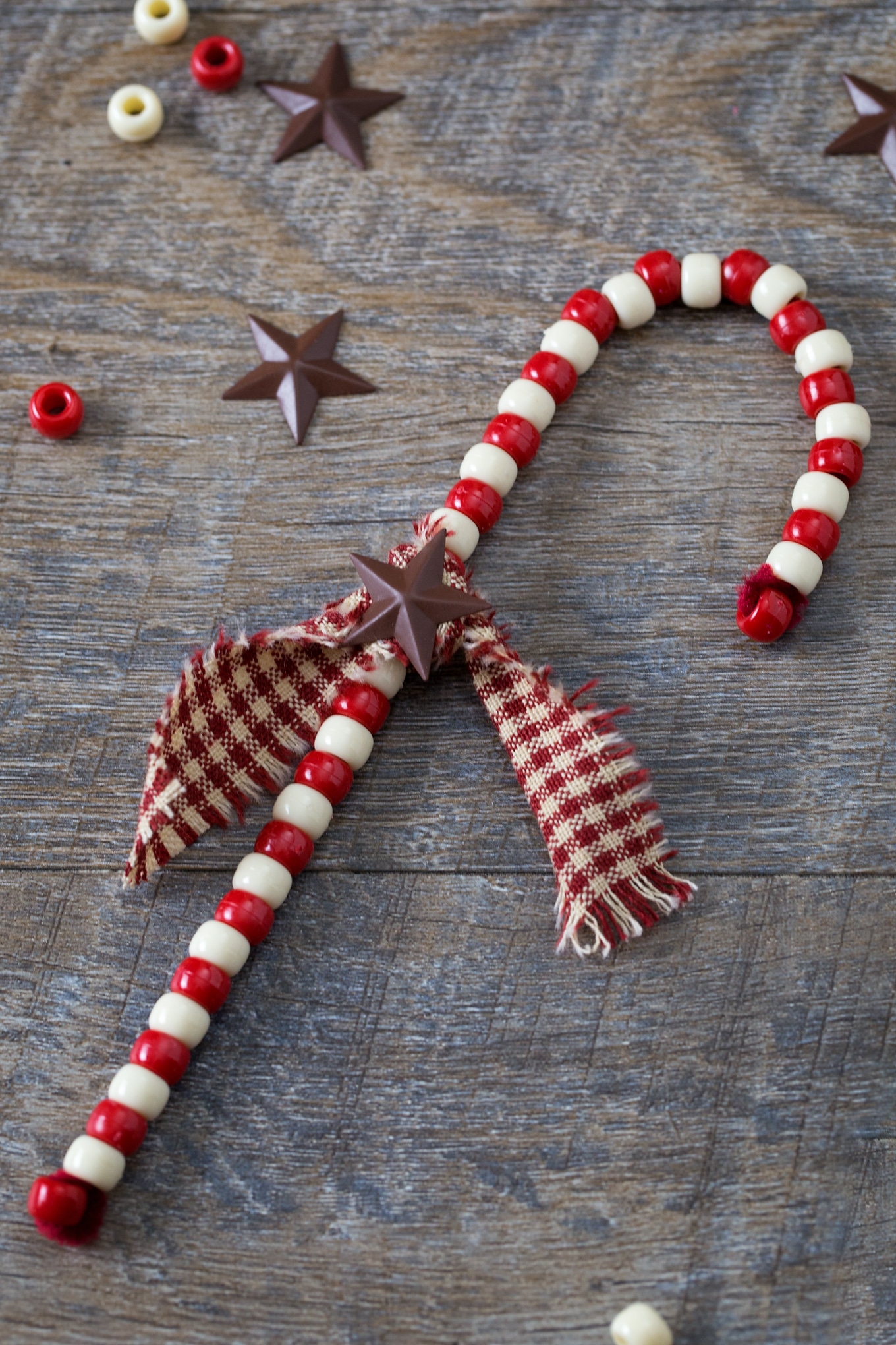 candy cane pipe cleaner ornament